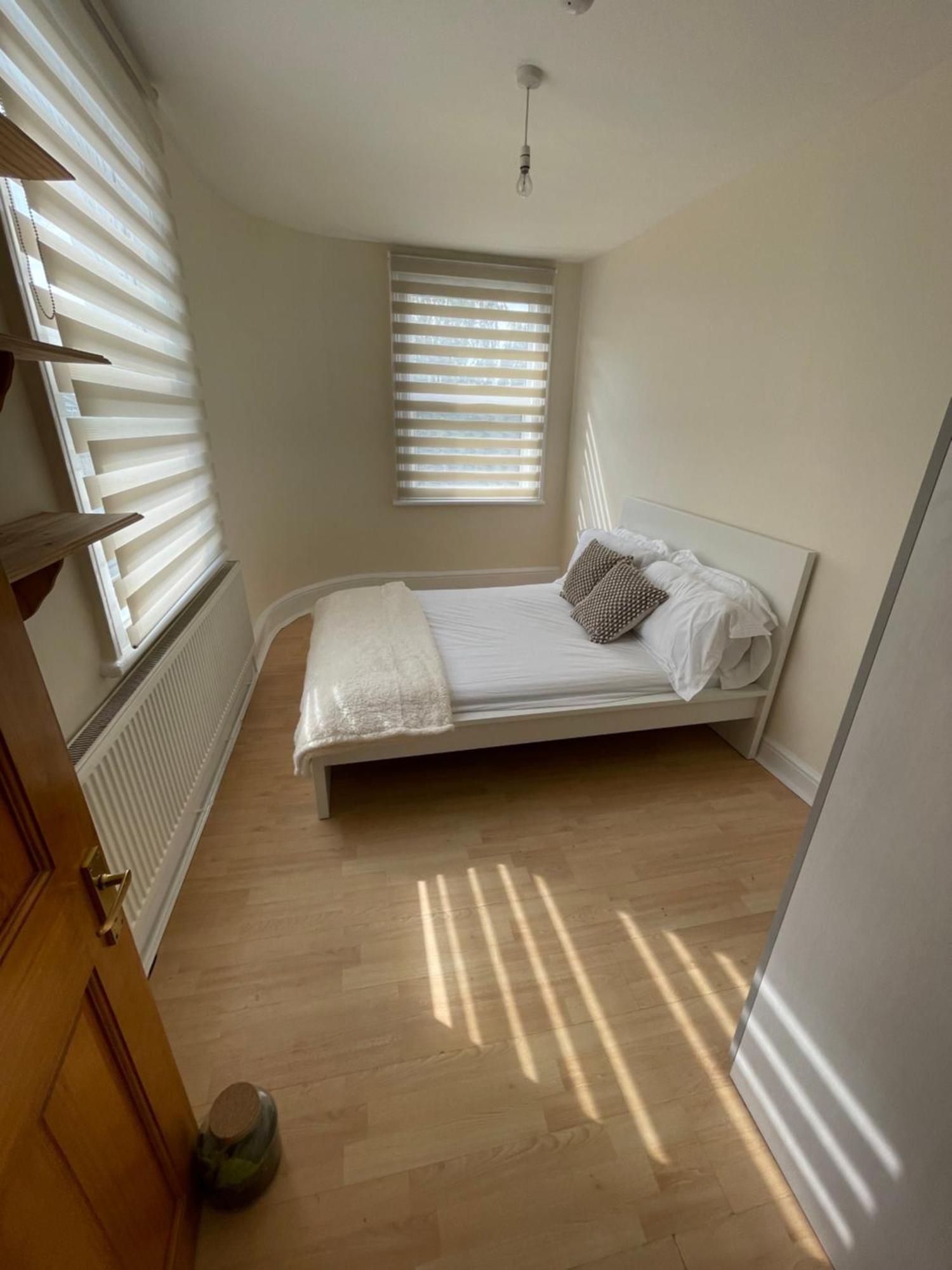 Entire 3 Bedroom Home - Minutes To Emirates Stadium! Londýn Exteriér fotografie