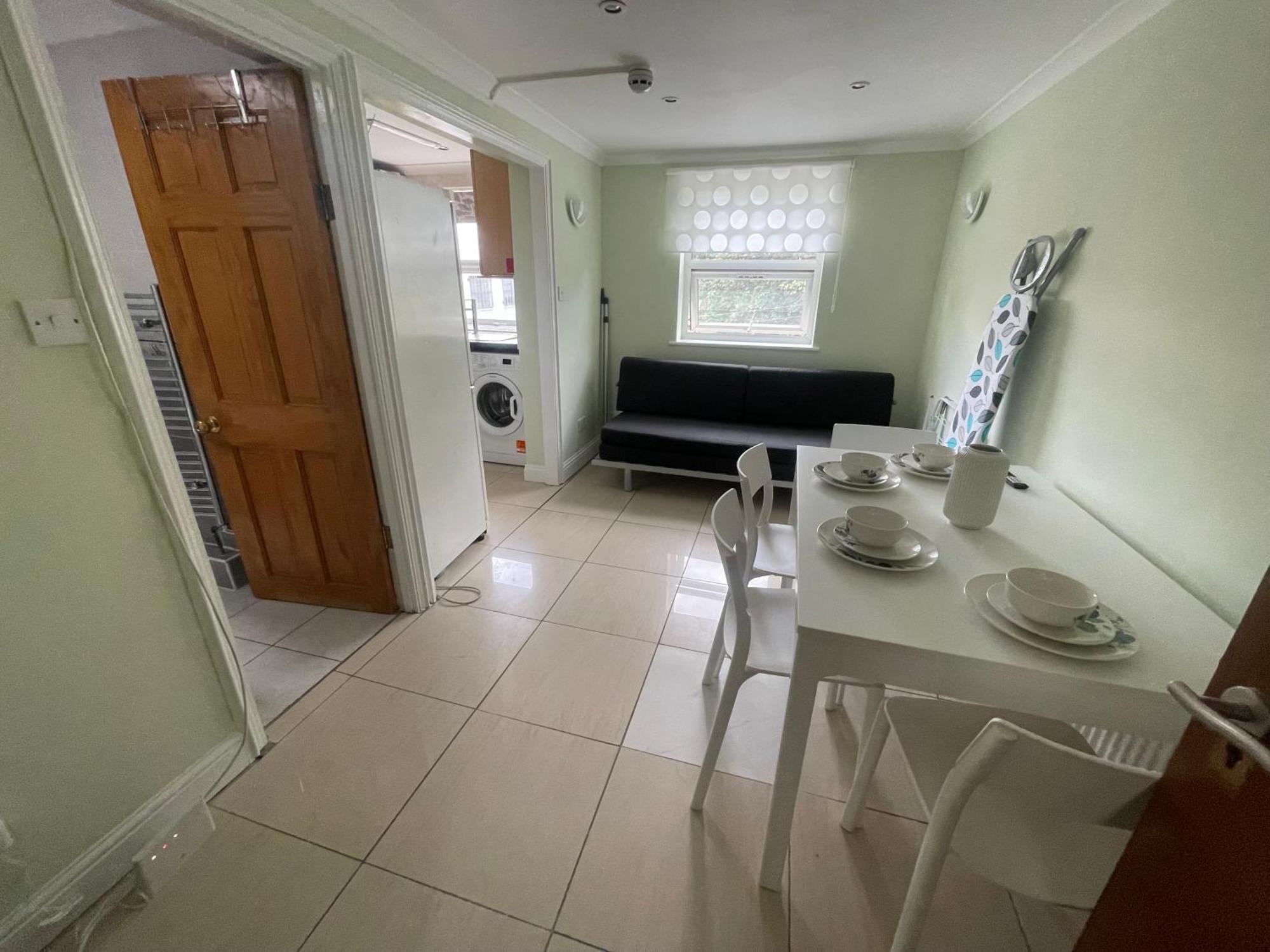 Entire 3 Bedroom Home - Minutes To Emirates Stadium! Londýn Exteriér fotografie